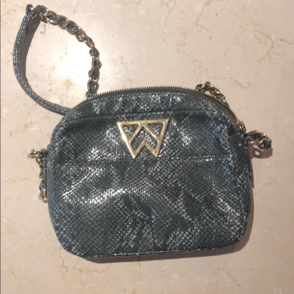 Kelly Wynne Mingle Mingle Mini